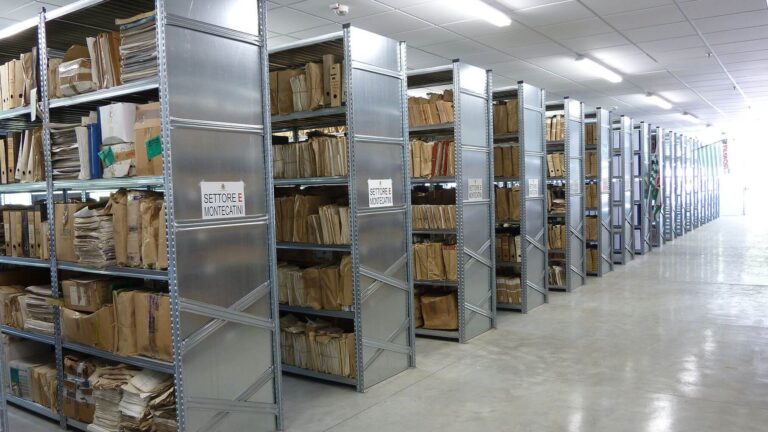 Regały do biblioteki CBTC