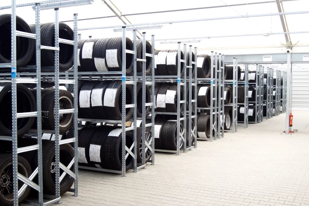 Profesjonalne regały i stojaki na opony dla dealera Mercedes&ndash;Benz